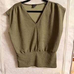 Ann Taylor Factory Olive V-Neck Cap Sleeve Blouse Size Small